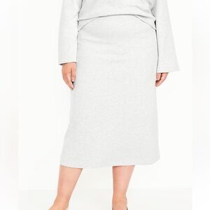 NWT! Old Navy Gray Women's column Skirt with slit